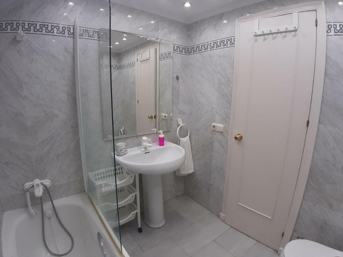 Spacious Beach Flat In Fuengirola - Los Boliches Екстер'єр фото