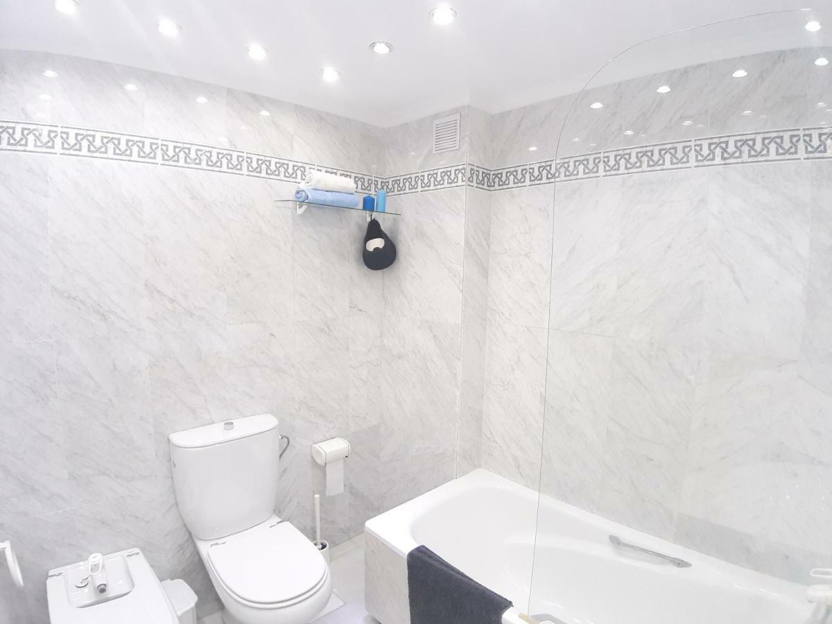 Spacious Beach Flat In Fuengirola - Los Boliches Екстер'єр фото